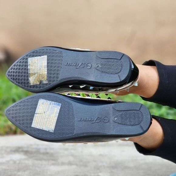 Womens Studded Flat Closed Pointed Toe Sandal Black Color - Picture 4 of 4